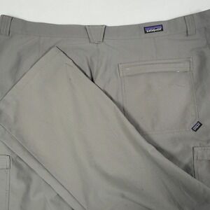 Patagonia Men's‎ Gray Cargo Pants Size 42 Nylon Polyester Outdoor Hiking